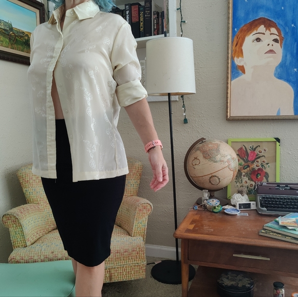 Vintage 100% Polyester Cream Jacquard Print Button-up Blouse | K-Mart - Picture 5 of 13